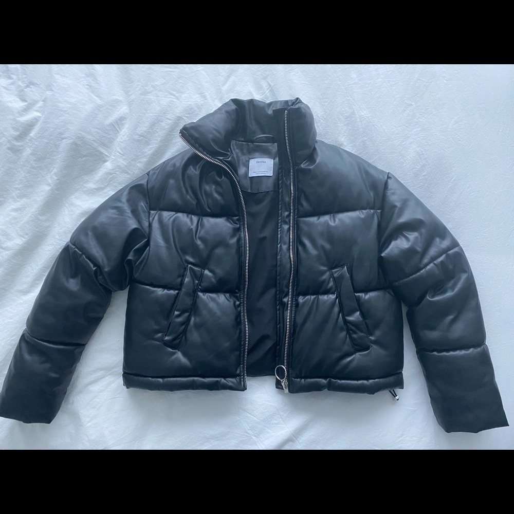 Bershka Black Cropped Puffer, Faux Leather.